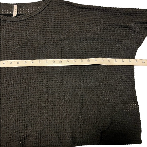 NWOT Melody Thomas Studio Long Sleeve Black Waffle Knit Dolman Top - Picture 3 of 6